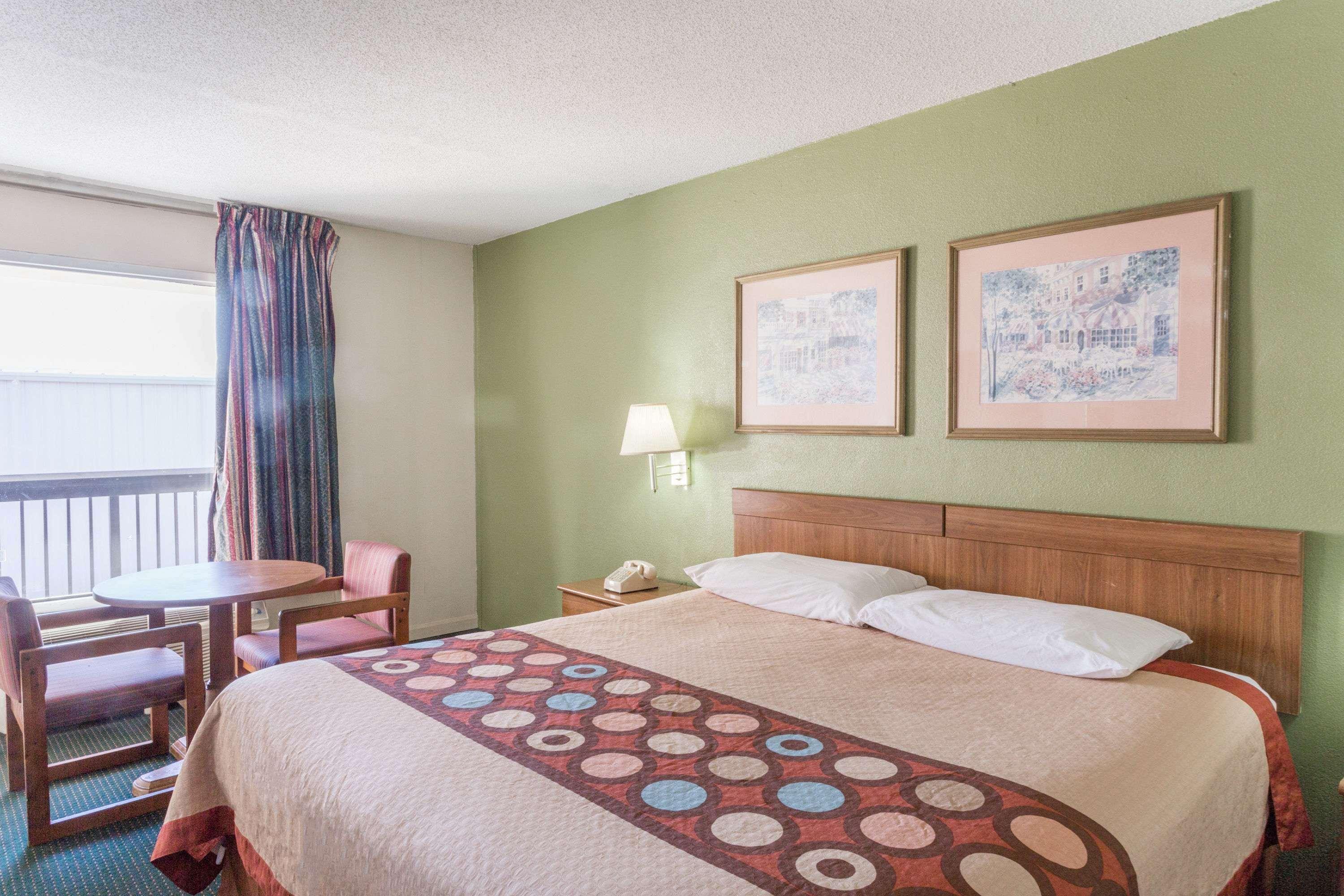 Hotel Super 8 By Wyndham 2*