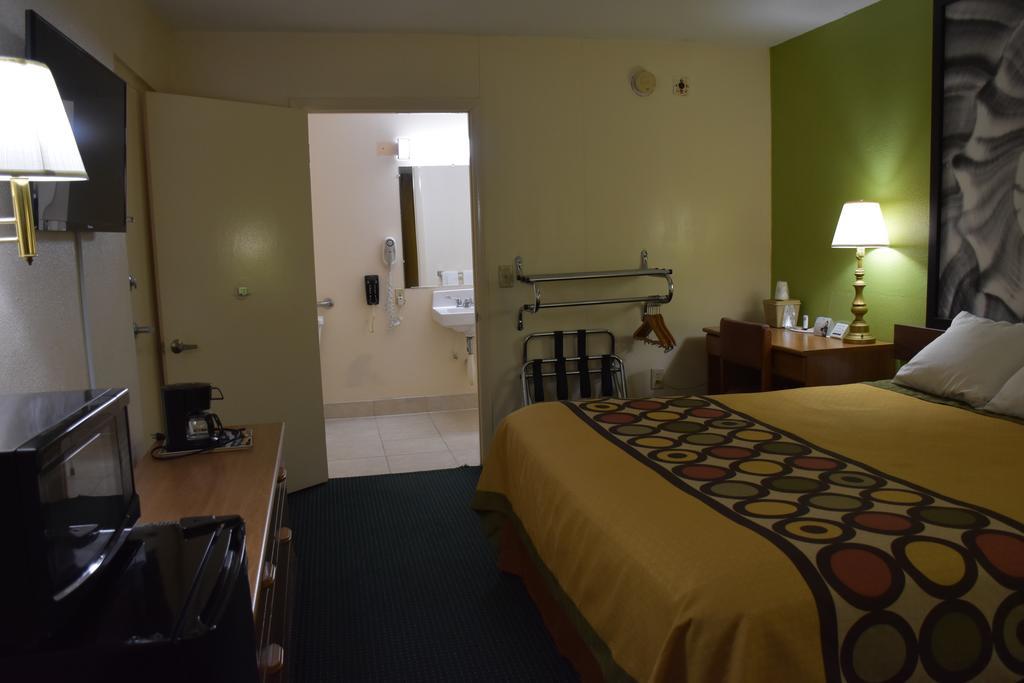 Super 8 By Wyndham Tifton