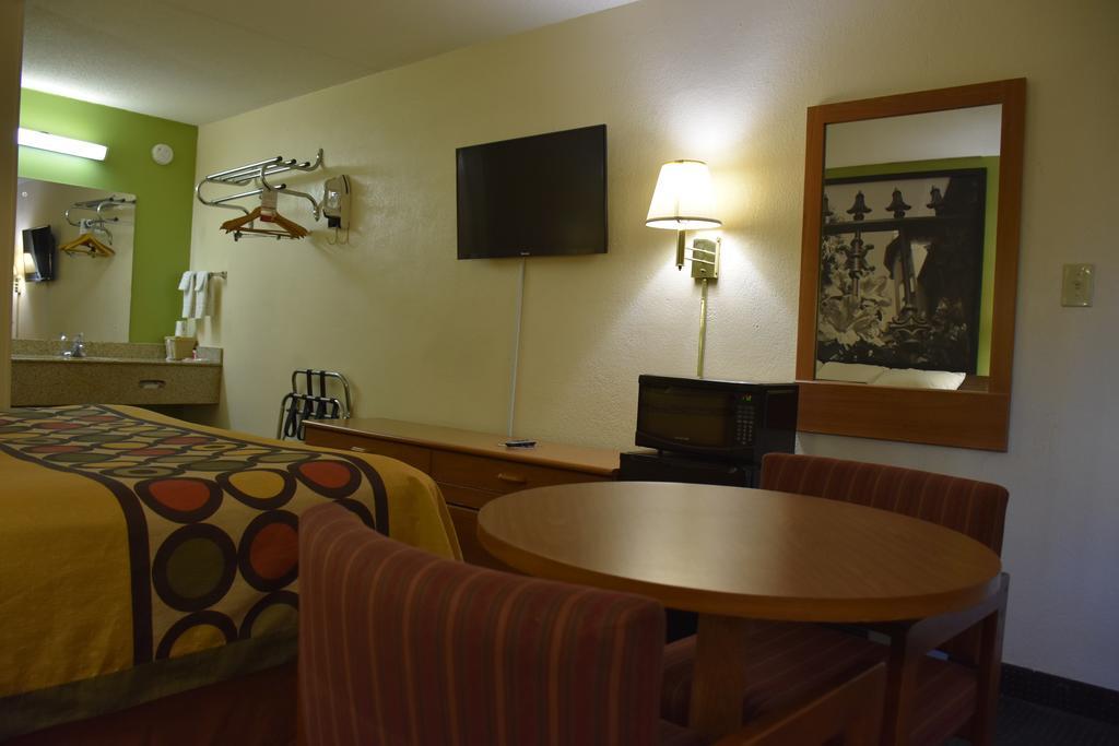Hotel Super 8 By Wyndham 2*