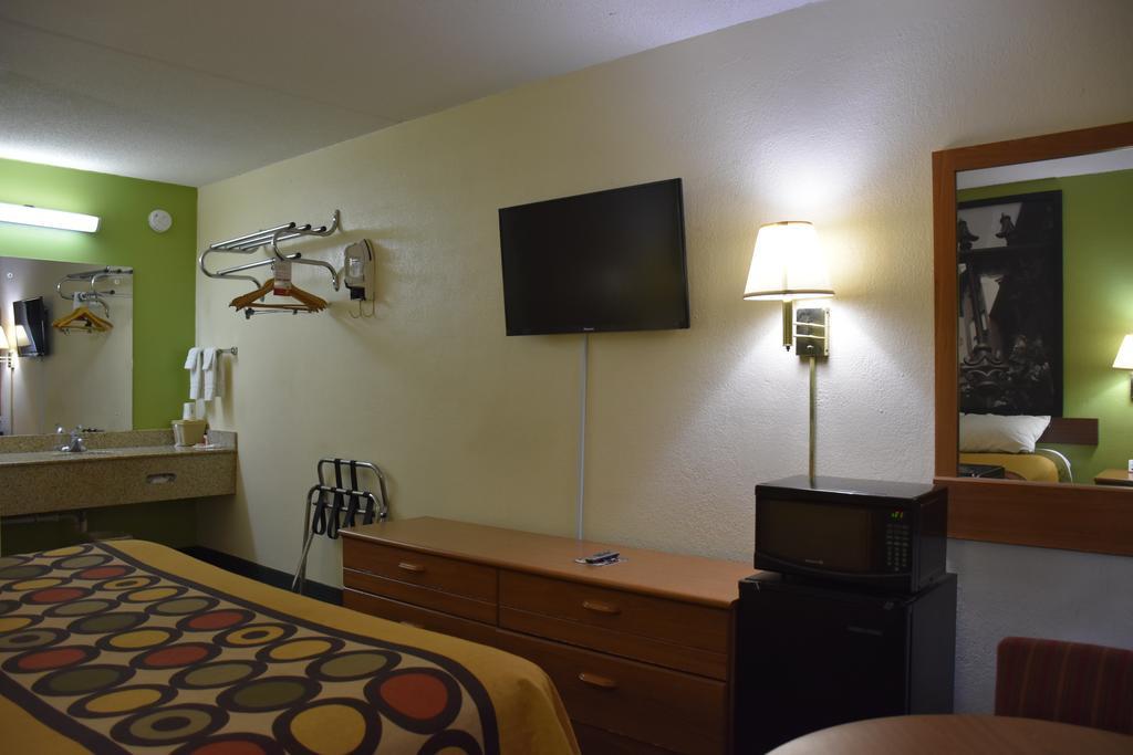 Super 8 By Wyndham Tifton