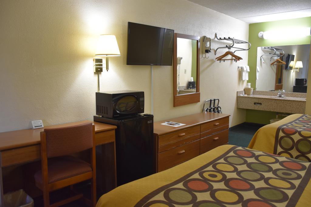 Super 8 By Wyndham Tifton