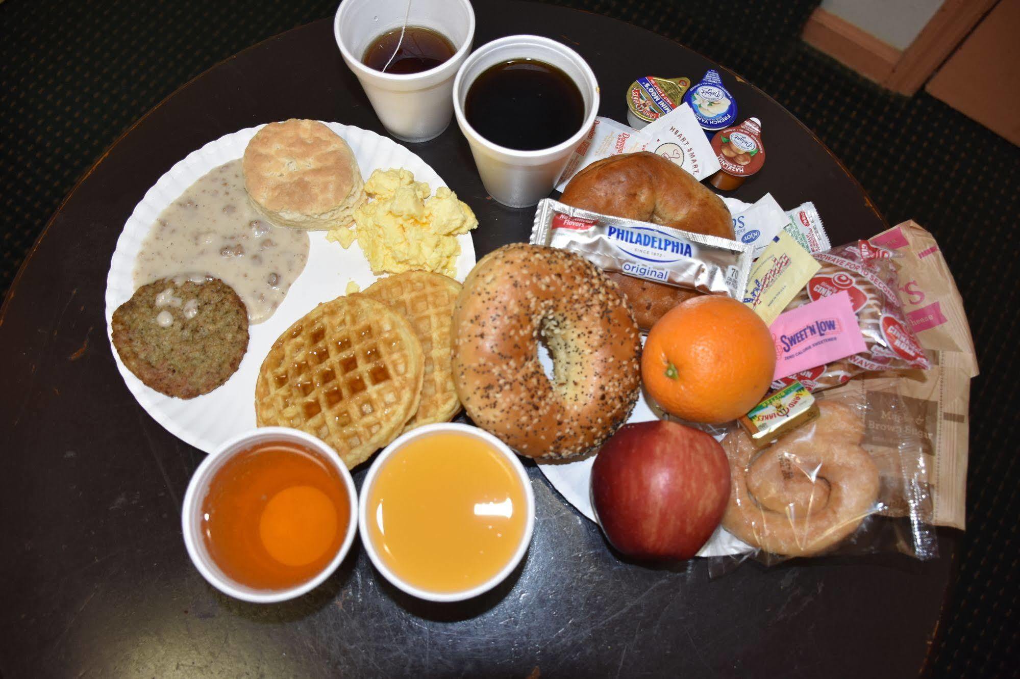 Super 8 By Wyndham Hotel 2*