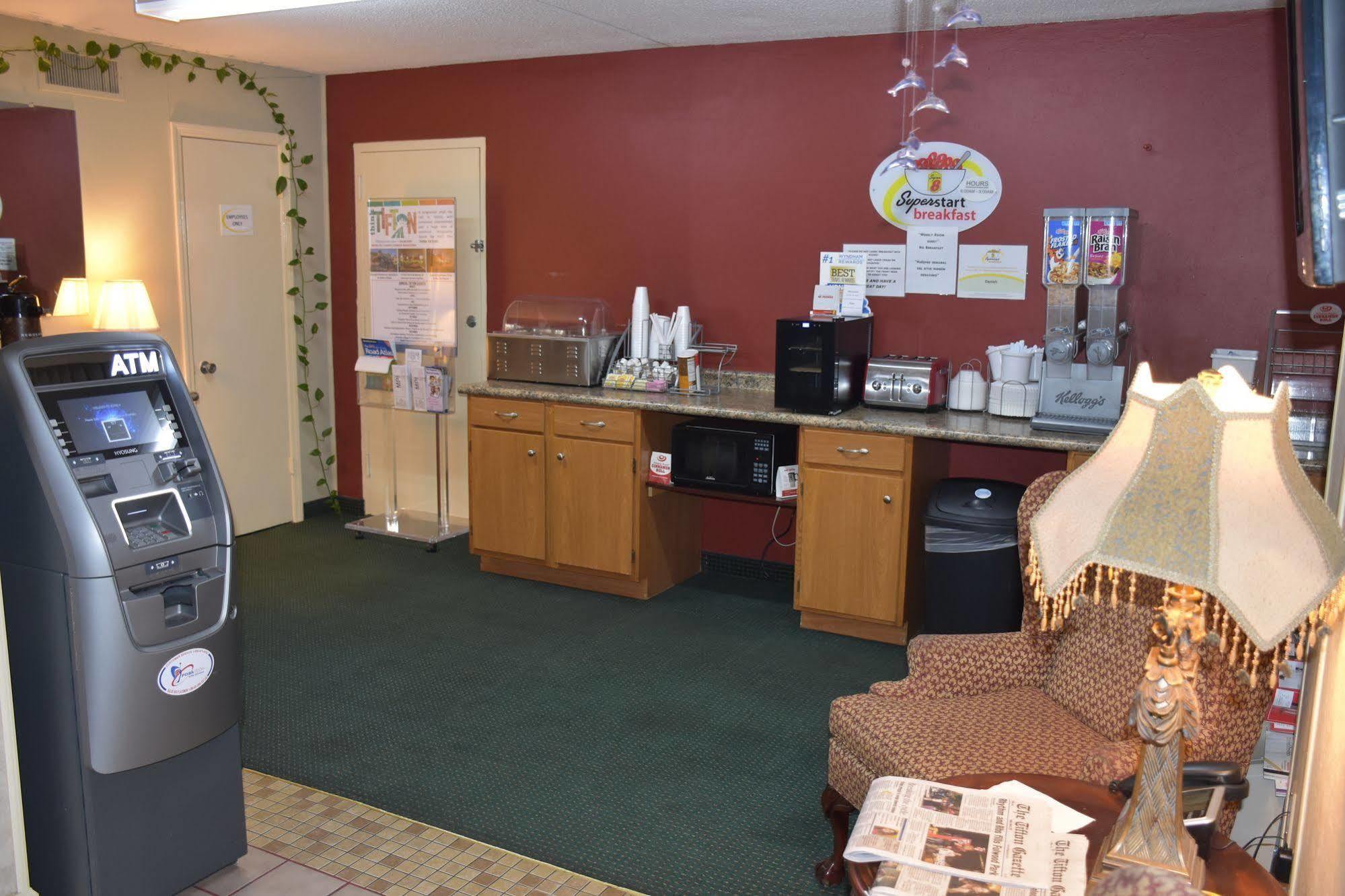 Hotel Super 8 By Wyndham 2*